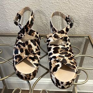 Matisse SocietyAmuse Leopard Calf hair Wedge Sandal Size 8